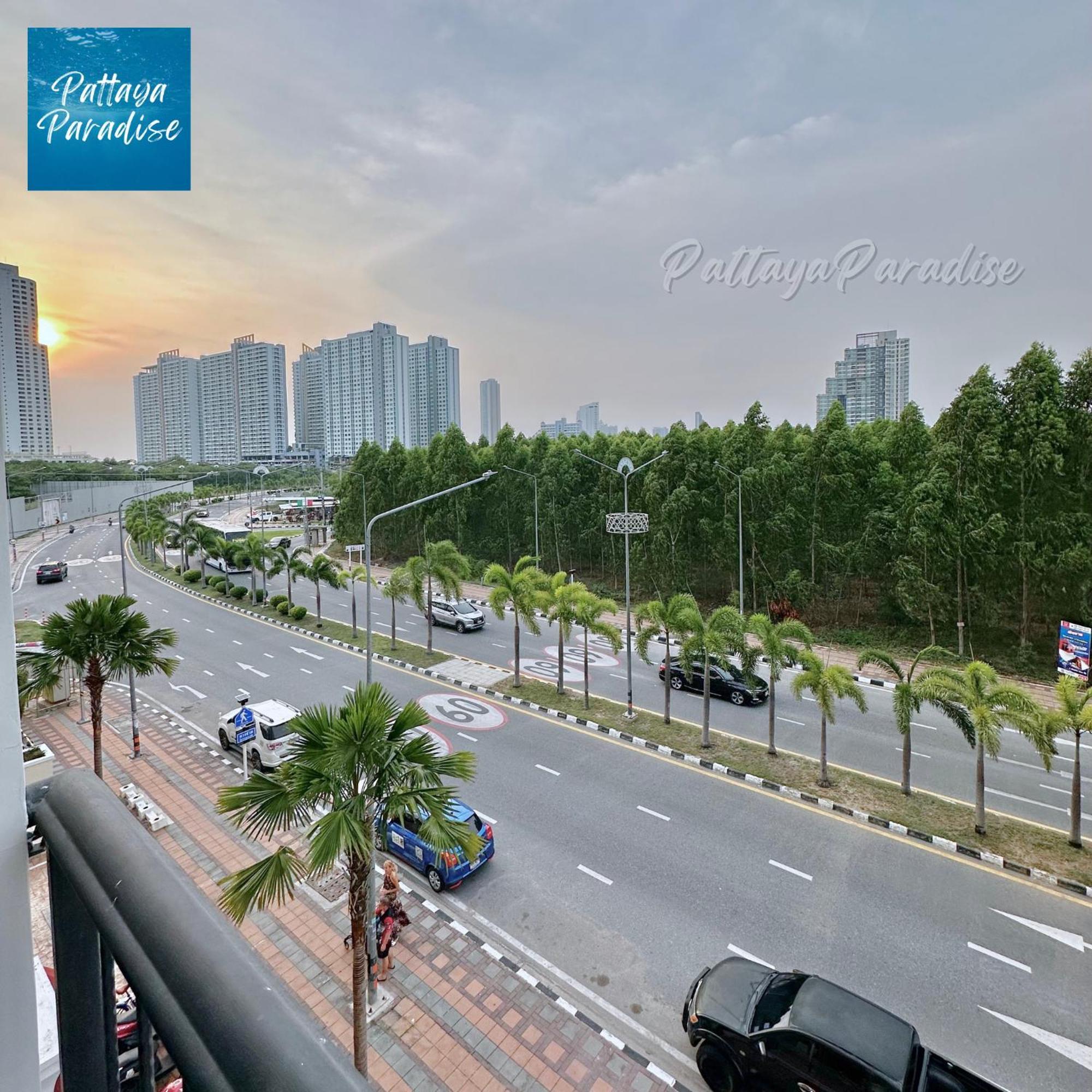 Espana Resort Jomtien Beach Pattaya Exteriör bild